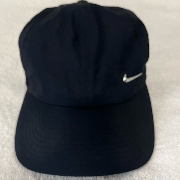 Nike Heritage 86 Adjustable Black & Metallic Silver Polyesther Ball Cap main image 6